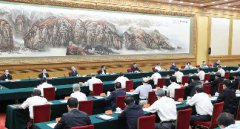 习近平主持专家学者座谈会强调 构建起强大的公共卫生体系 为维护人民