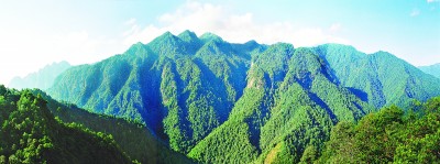 井冈山主峰五指峰.郭晶摄/光明图片